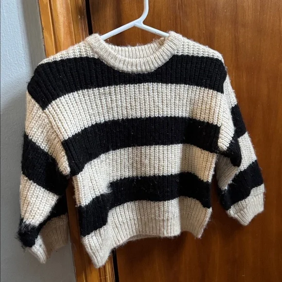 Zara Striped Black and White Sweater - Picture 5 of 5